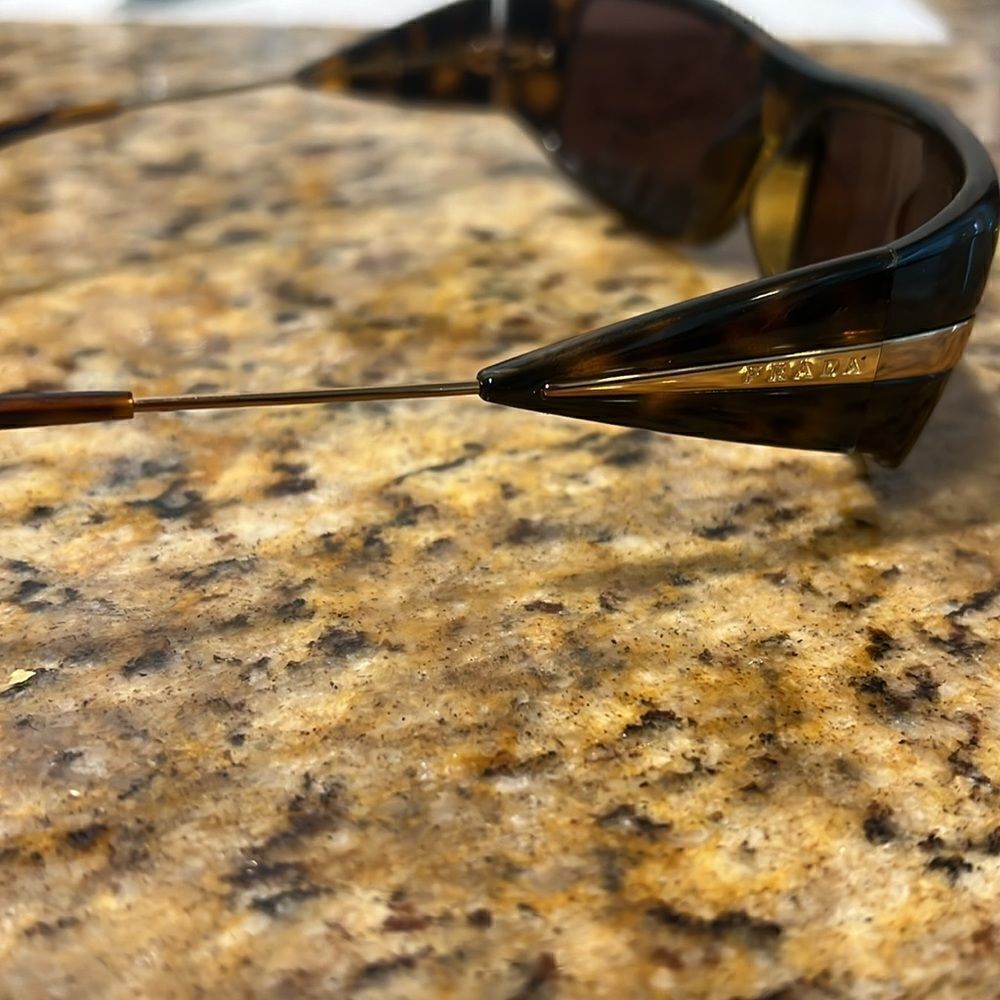 Vintage PRADA Sunglasses Never Worn, Need New Lenses - Beautiful Tortoise Shades - Picture 4 of 5